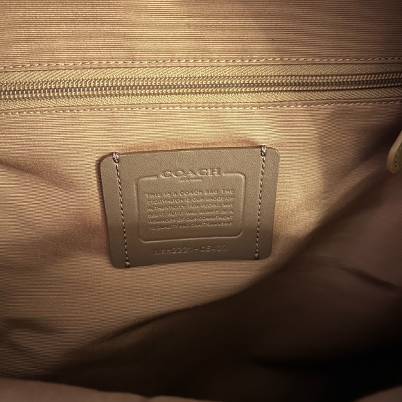 Large Coach backpack - Picture 5 of 5